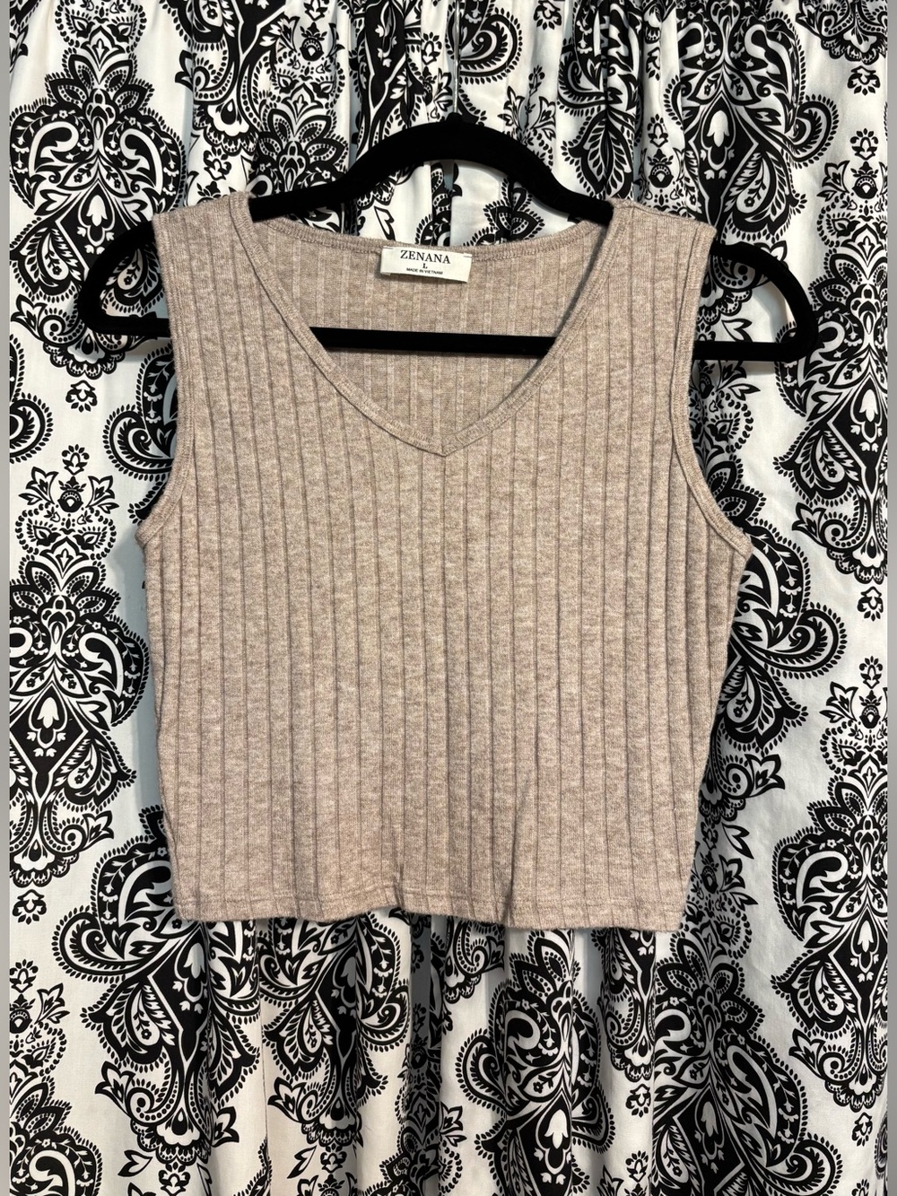 NEW Zenana Ribbed V-Neck Cropped Tank Top - Large